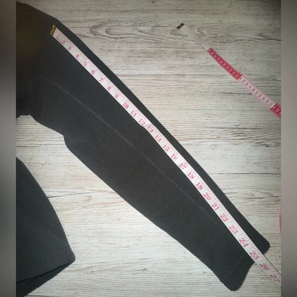 The North Face Charcoal 1/4 zip Pullover Thin Fleece Sweatshirt M